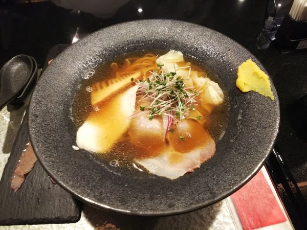 「飛魚だし貝sobaと肉すしセット 1100円」@鶏soba 座銀 元町店の写真