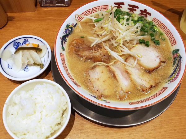 「チャーシューメン（豚バラ＋豚骨）＋めし小　750＋50円」@らーめん天天有 神田の写真