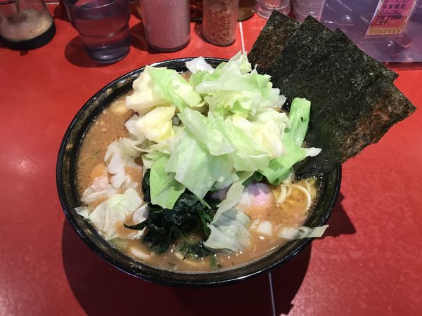 「チャーシューメン 中盛 ＋キャベツ」@厚木家の写真