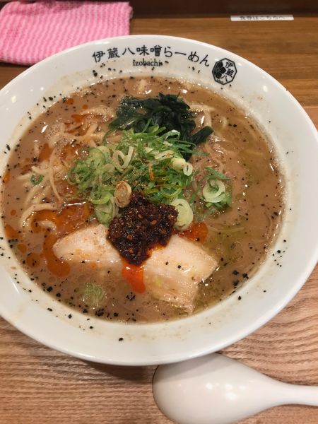 「3種のラー油焦がし味噌ラーメン」@伊蔵八味噌らーめんの写真