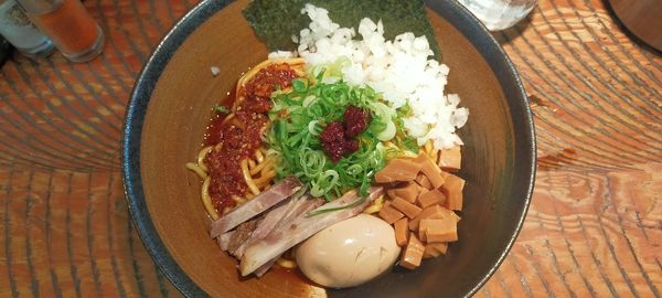 「限定　辛あぶらそば」@らーめん 瞠 恵比寿店の写真