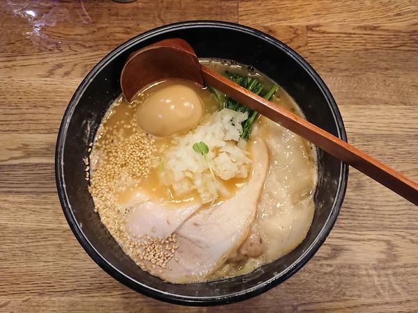 「鶏白湯ラーメン￥900＋ライス￥150」@麺屋時茂の写真