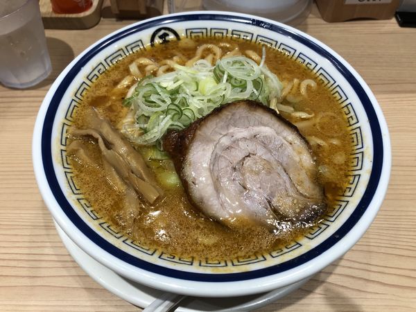「限定味噌ラーメン」@中華そば つけめん 玉 新宿店の写真
