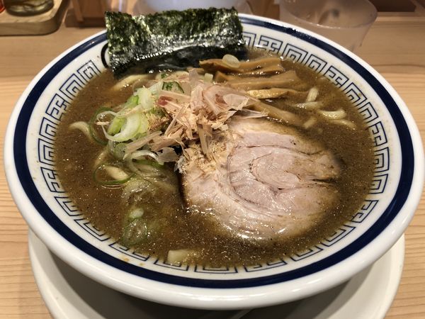 「中華そば」@中華そば つけめん 玉 新宿店の写真