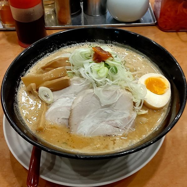 「濃厚味噌ラーメン」@つけ麺中華そば 節 本八幡店の写真