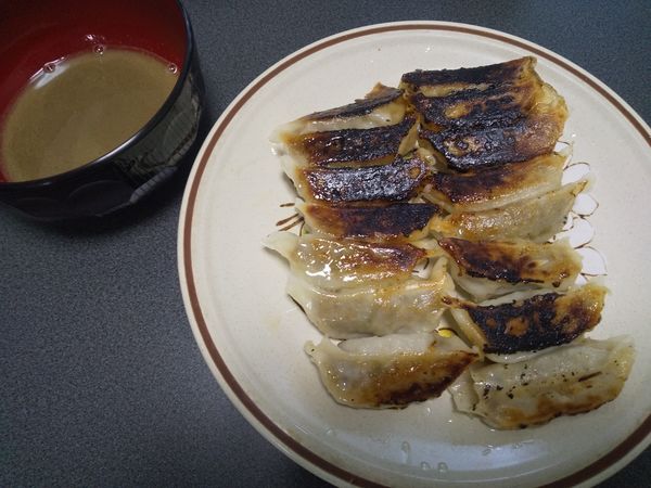 「ニボっちゃん餃子15コ入 750円 お持ち帰りのみ」@寿製麺よしかわ 川越店の写真