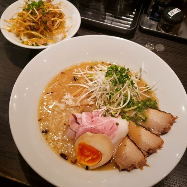 「濃厚中華そば(830)炙りチャーシュー(250)味玉(100)」@中華そば 十目一八食堂の写真