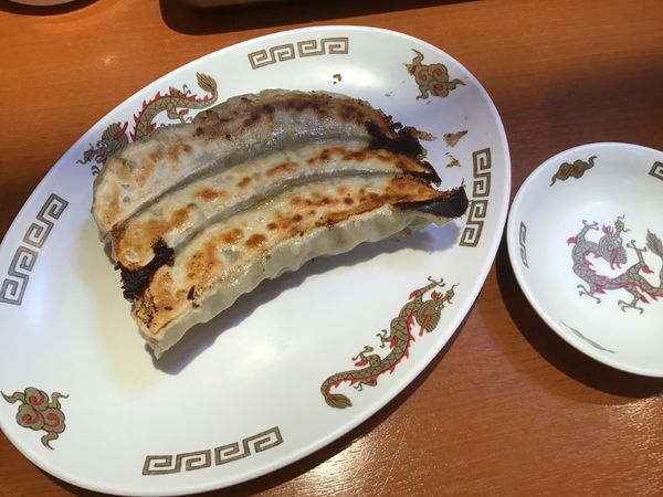 「ジャンボ焼餃子3個入り280円+野菜入り坦々麺390円」@御座候 たんたん山陽店の写真