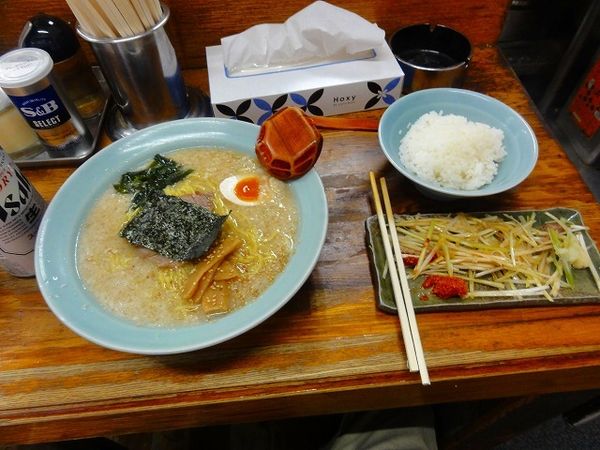 「ラーメン並650円　缶ビール450円 辛ネギ450円」@ラーメンHOUSE リュウビの写真