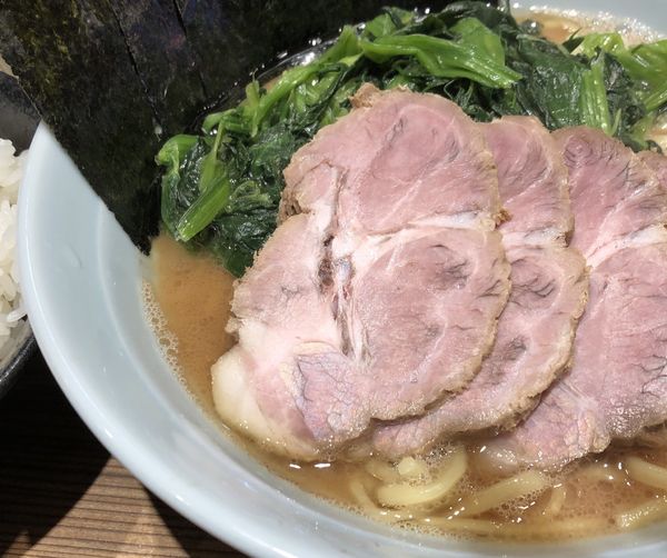 「チャーシュー麺　大ライス」@横浜らーめん 渡来武の写真