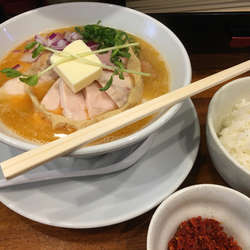 【期間限定】鮭白湯らぁ麺バター風味