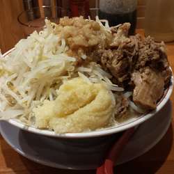 ラーメン　ちょい豚マシ　ヤサイ　ニンニク　アブラ