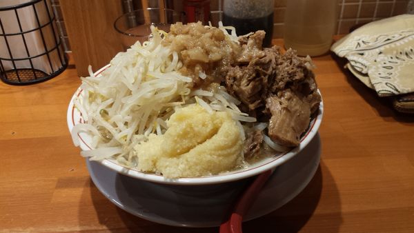 「ラーメン　ちょい豚マシ　ヤサイ　ニンニク　アブラ」@らーめん たん二郎の写真