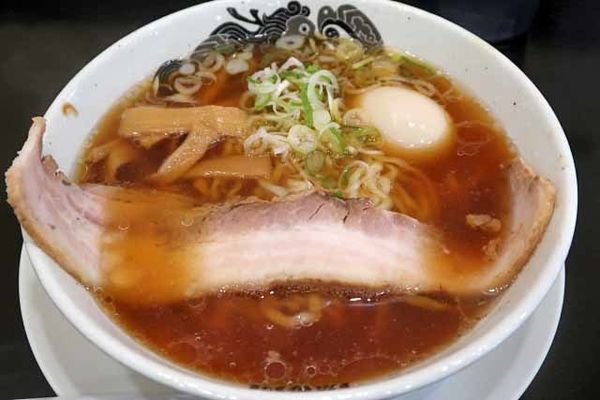 「淡麗醤油味玉　900円」@食堂 はせ川の写真