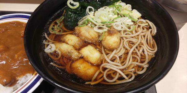 「天然輪島ふぐそば+ミニカレー」@名代 富士そば 市ヶ谷五番町店の写真