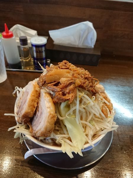「ラーメン中盛り ヤサイ増し アブラ増し増し」@麺屋 櫻弐の写真