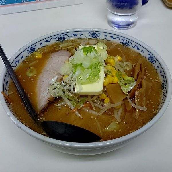 「みそらーめん＋バター」@コタンの写真
