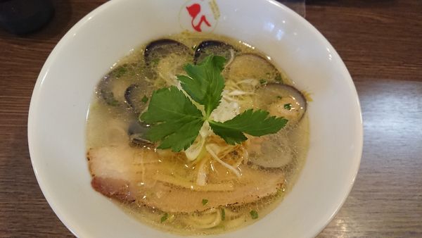 「限定北海道大樹町産幻のしじみ潮ラーメン 1800円」@麺や ひなた 塚口店の写真