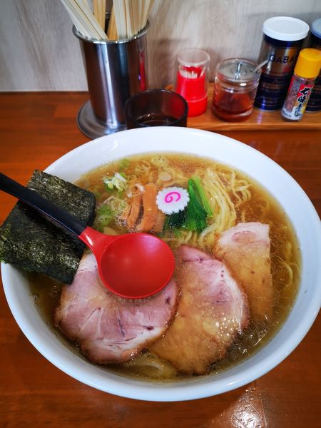 「塩ワンタン麺大盛」@とら食堂 松戸分店の写真