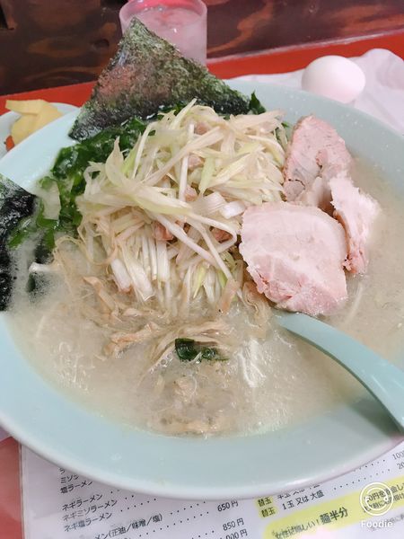 「ネギチャーシューメン（醤油）+ネギ増し+中盛　1250円」@ラーメンショップ幸手 金田亭の写真