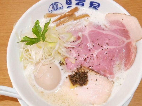 「味玉濃厚鶏白湯らーめん（塩・大盛）」@麺屋 真星の写真