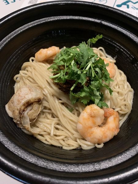 「北海道ホタテ入り汁なし担々麺」@丸の内×Japan47 ストリートレストランの写真