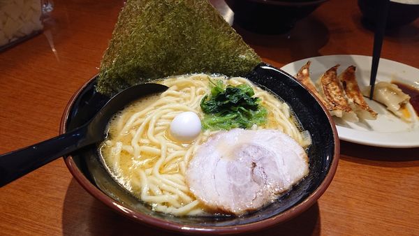 「豚骨醤油700円(込)」@横浜家系ラーメン力丸家の写真