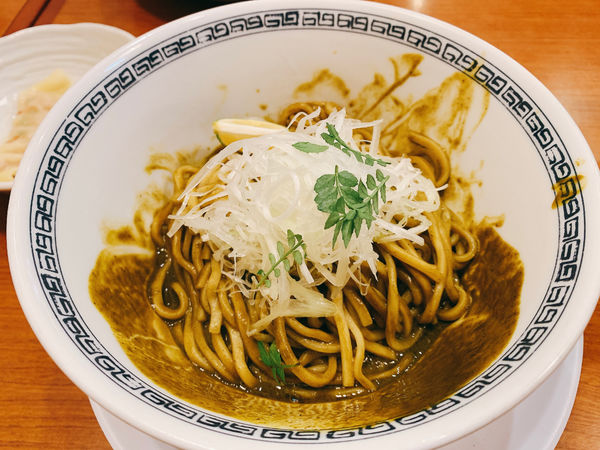 「黒アワビの肝としょうゆとバターの和えそば」@稲荷屋の写真