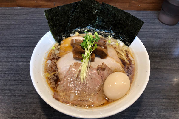 「特製醤油ラーメン990円+大盛100円」@ラーメンつけ麺 奔放の写真