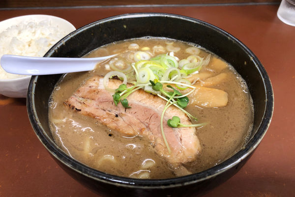 「【夜の部】ラーメン(太麺)830円+ライス100円」@ラーメン ひかりの写真