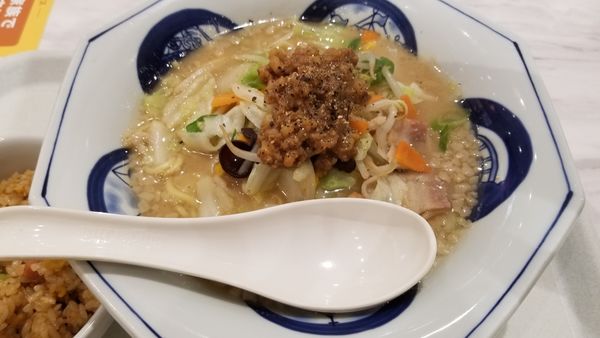 「とくちゃんぽん　背脂とんこつ醤油」@長崎ちゃんぽんリンガーハット イオンモール松本店の写真