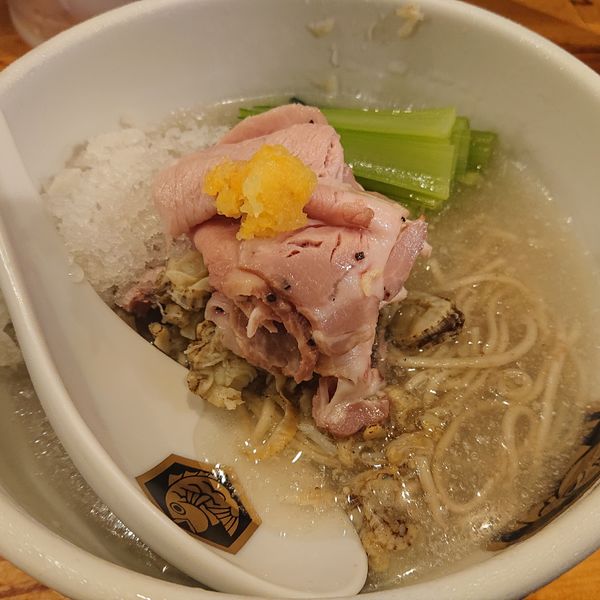 「真鯛と帆立の冷しらーめん950円」@真鯛らーめん 麺魚の写真