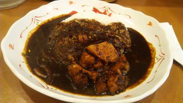 「ブラックカレー チキンカレー 770円」@ラホール 外神田店の写真