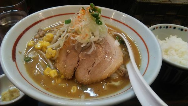 「味噌ら～麺 750円＋ライス 100円」@らー麺 あけどやの写真
