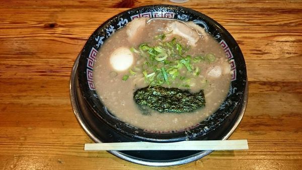 「純豚骨ラーメン」@無鉄砲 がむしゃらの写真