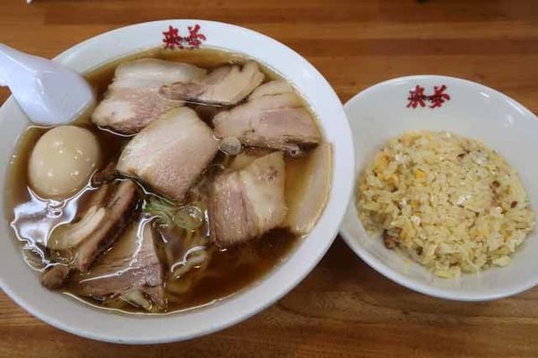 「半熟煮玉子入り喜多方チャーシュー麺　910円（外税）他」@喜多方ラーメン 来夢 喜多方本店の写真