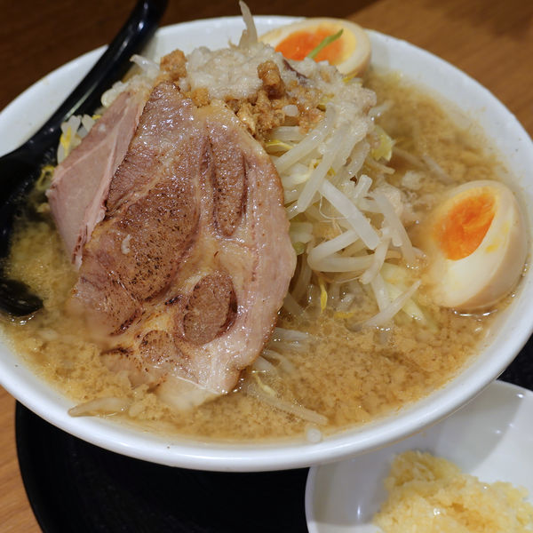 「直久郎 1,000円（大盛）+ 味玉 130円（ニンニク）」@麺処直久 新橋店の写真