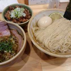 特製鰹昆布出汁醤油つけめん