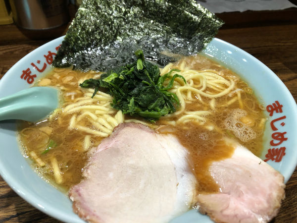「ラーメン　中」@豚骨醤油ラーメン まじめ家の写真