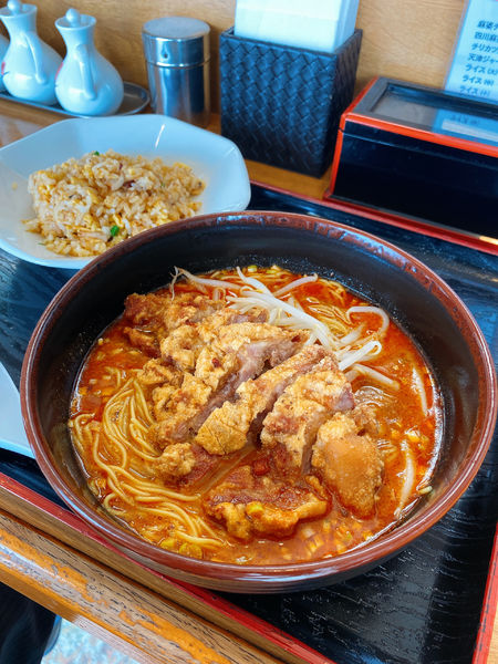 「揚げかつ坦々麺 半チャーハン」@中華専門店 香林の写真