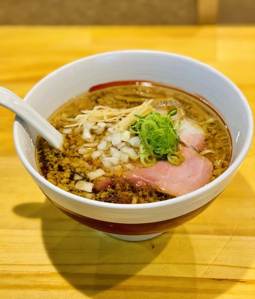 「モチ豚背脂〜麺 ¥900」@川の先の上の写真