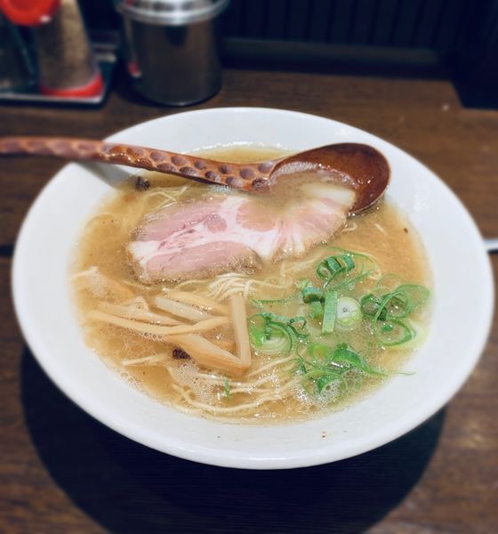 「博多らぁめん（固め￥720）」@麺処 むささんじんの写真