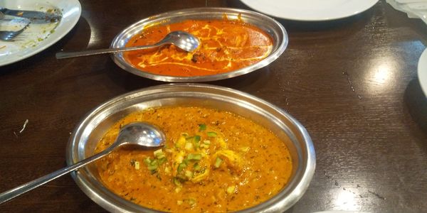 「バターチキンカレーとキーマカレー」@Devi Cornerの写真