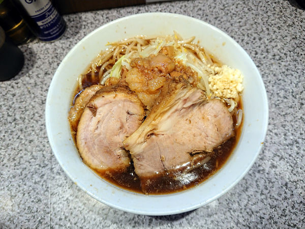「ラーメン(ミニ)+豚1枚」@ラーメン宮郎の写真