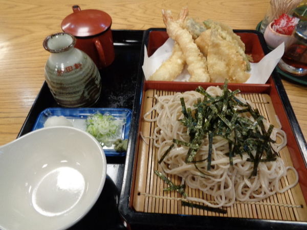 「天ざる 1100円、瓶ビール大瓶 600円」@マルイチ 神田軒の写真