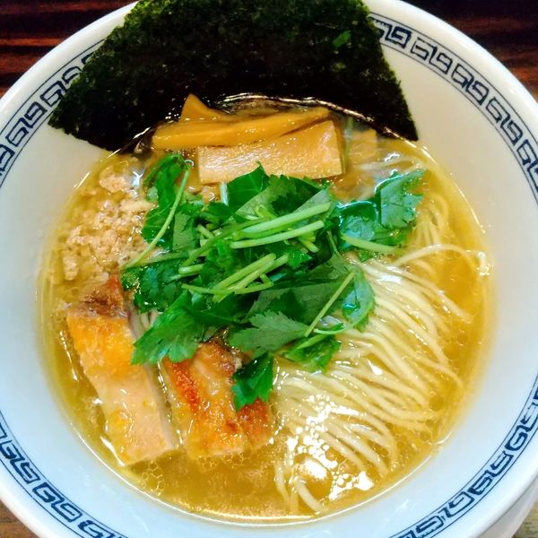 「ウスバハギとヒラガニのらーめん1300円」@稲荷屋の写真