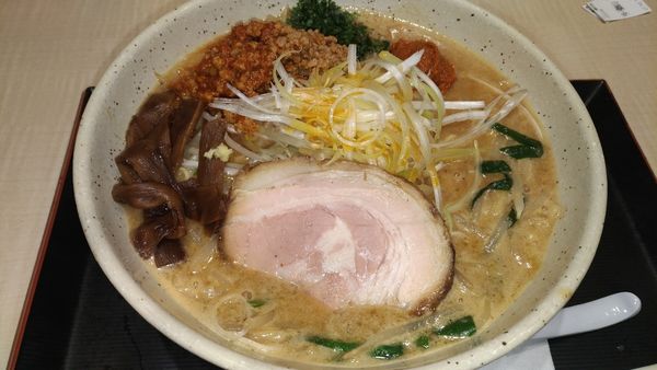 「辛味噌ラーメン＋鬼玉」@つじ田 味噌の章 東京駅店の写真