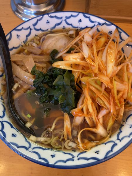 「醤油ラーメン　チャーシュー、ネギ、メンマトッピング」@らぁめん つくしの写真