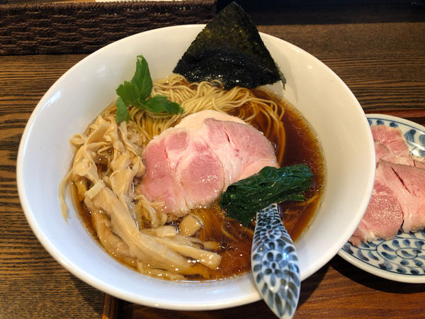 「Ra-men濃口醤油+豚肩ロース」@メンドコロ Kinariの写真
