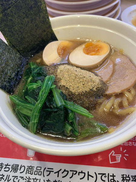 「マシマシ煮干しとんこつ醤油ラーメン(吉祥寺武蔵家×長尾中華そば)」@かっぱ寿司 福島矢野目店の写真